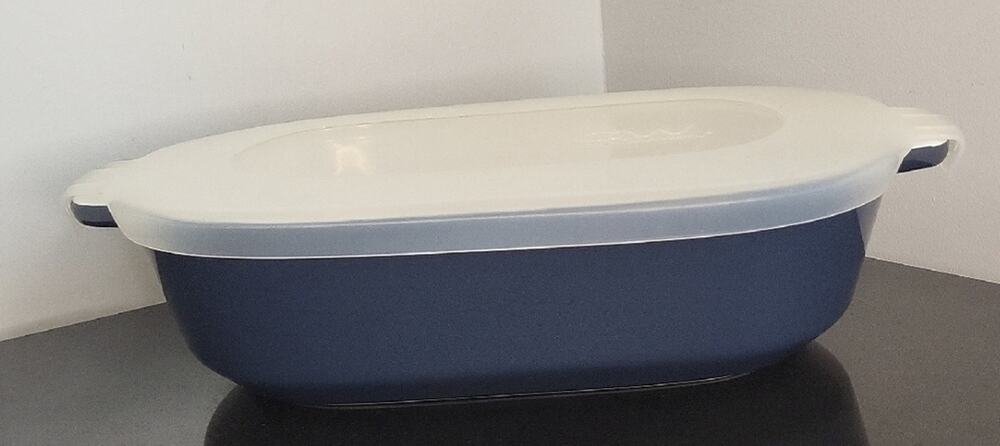Corning Ware Nautical Navy Blue and White Baking Dish with Plastic Lid 1.5 Qt